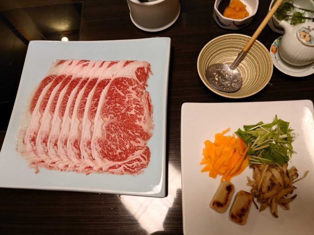 千葉市の飲食店梅の花の料理、しゃぶしゃぶ用の肉と野菜