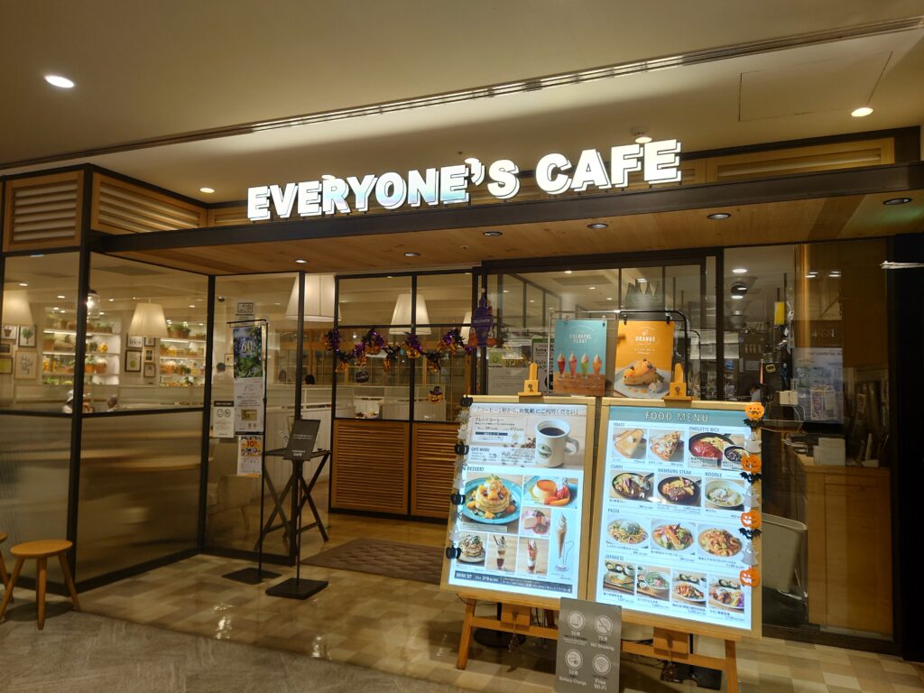 千葉駅エキナカ４階エブリワンズカフェの入口風景
