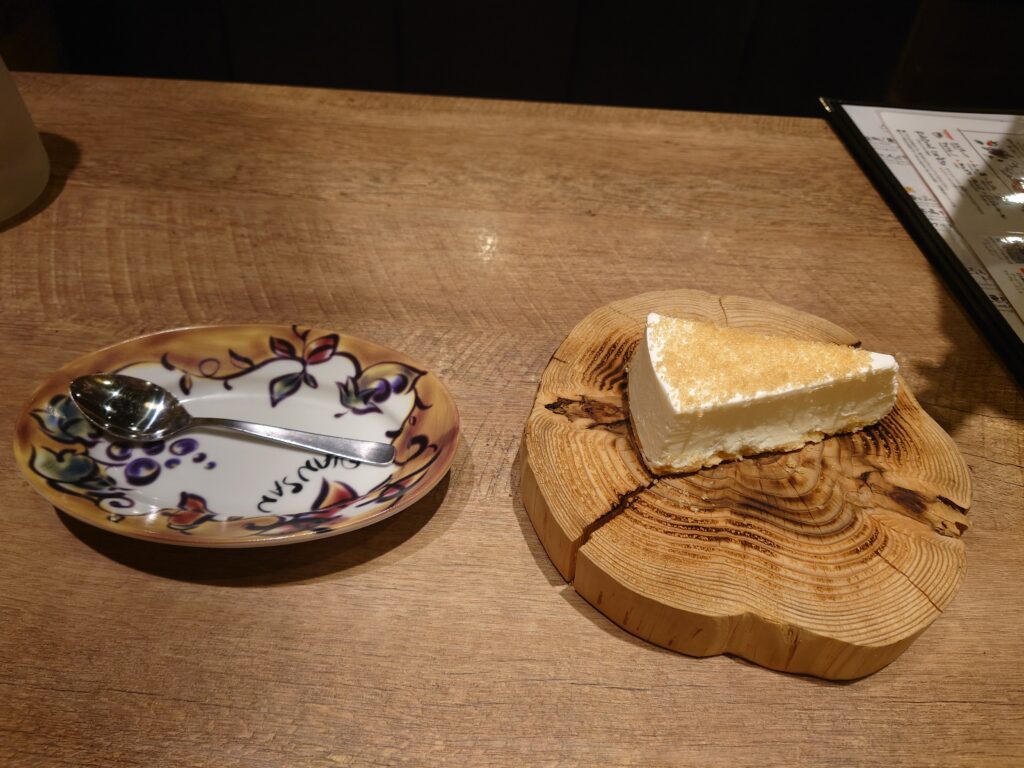 Italian Kitchen VANSAN （バンサン）千葉中央Mio店の炙りチーズケーキ、炙る前