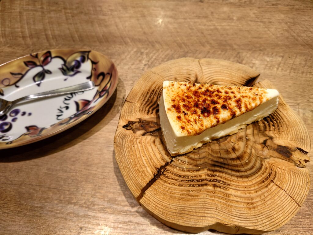 Italian Kitchen VANSAN （バンサン）千葉中央Mio店の炙りチーズケーキ、炙ったあと