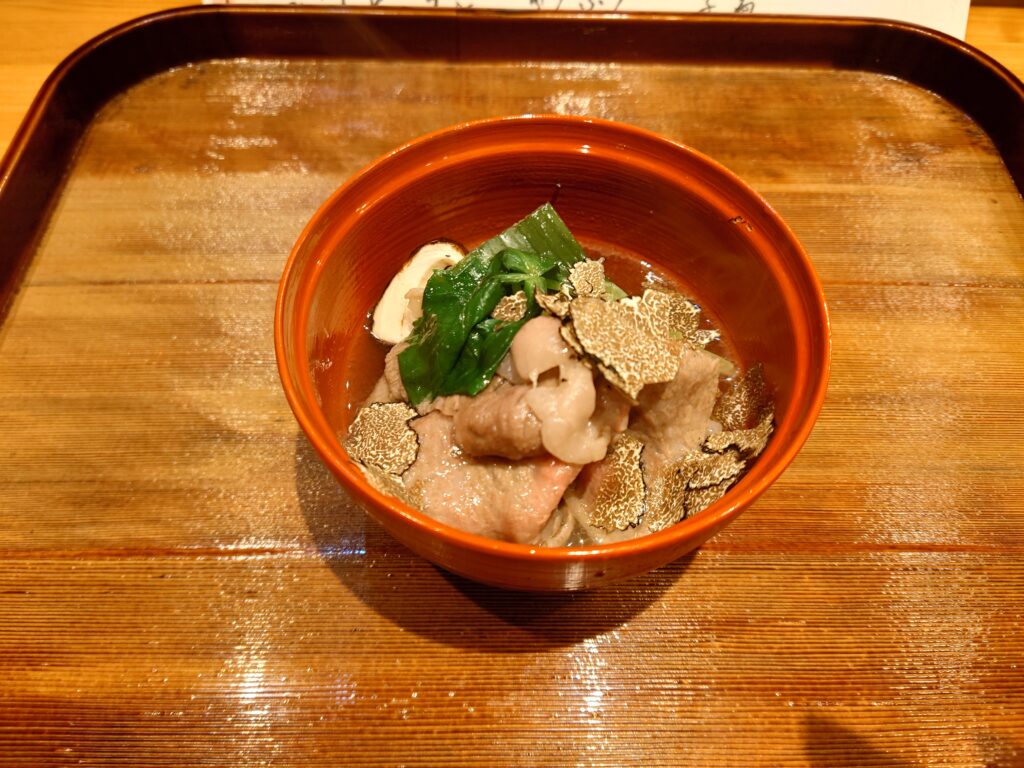 千葉市の日本料理みつはしのしゃぶしゃぶが入っているお椀