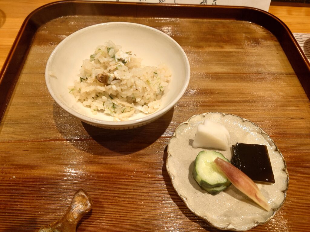 千葉市の日本料理みつはしの鯛と松茸の土鍋ご飯と香の物