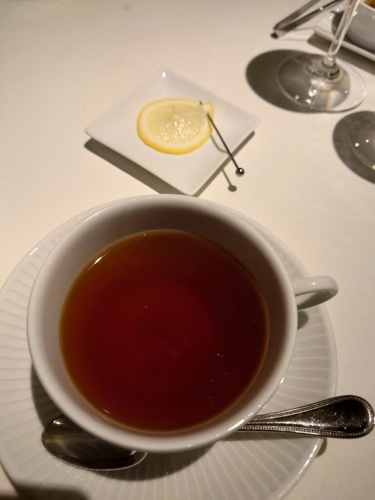 千葉市中央区新田町のフランス料理ル・クールの紅茶