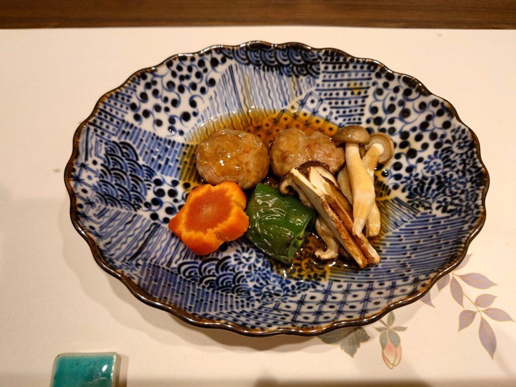千葉市中央区新町の天ちら・蕎麦 あ・まるとの鶏つくねと野菜のグリル