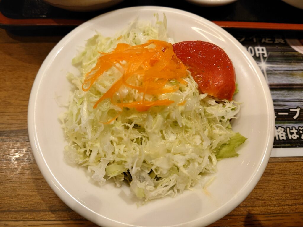 千葉中央駅ダイニングレストラン・ベリエールのランチセットのサラダ