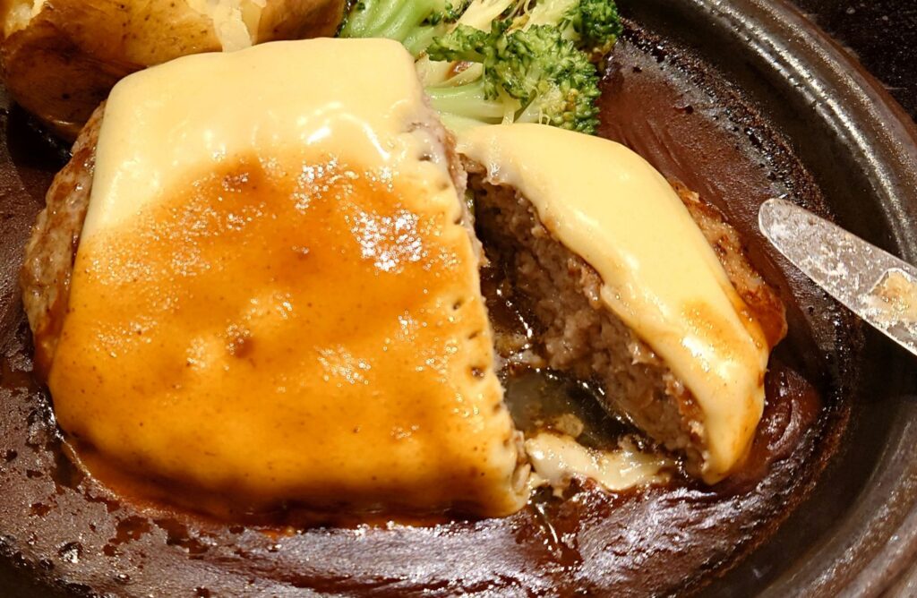 神田グリルペリエ千葉店のチーズハンバーグ
