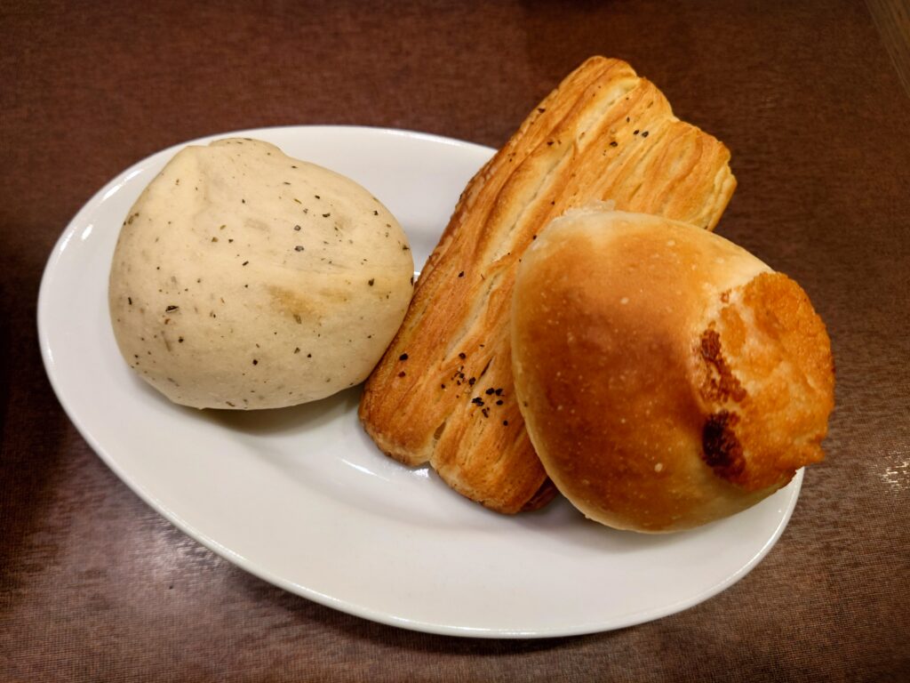 鎌倉パスタ・ペリエ千葉店のランチセットのパン