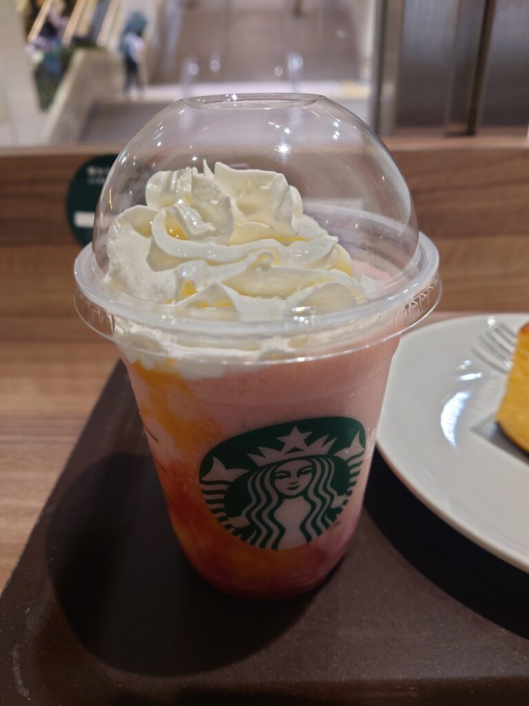 スタバ新作イチゴバナナフラペチーノ