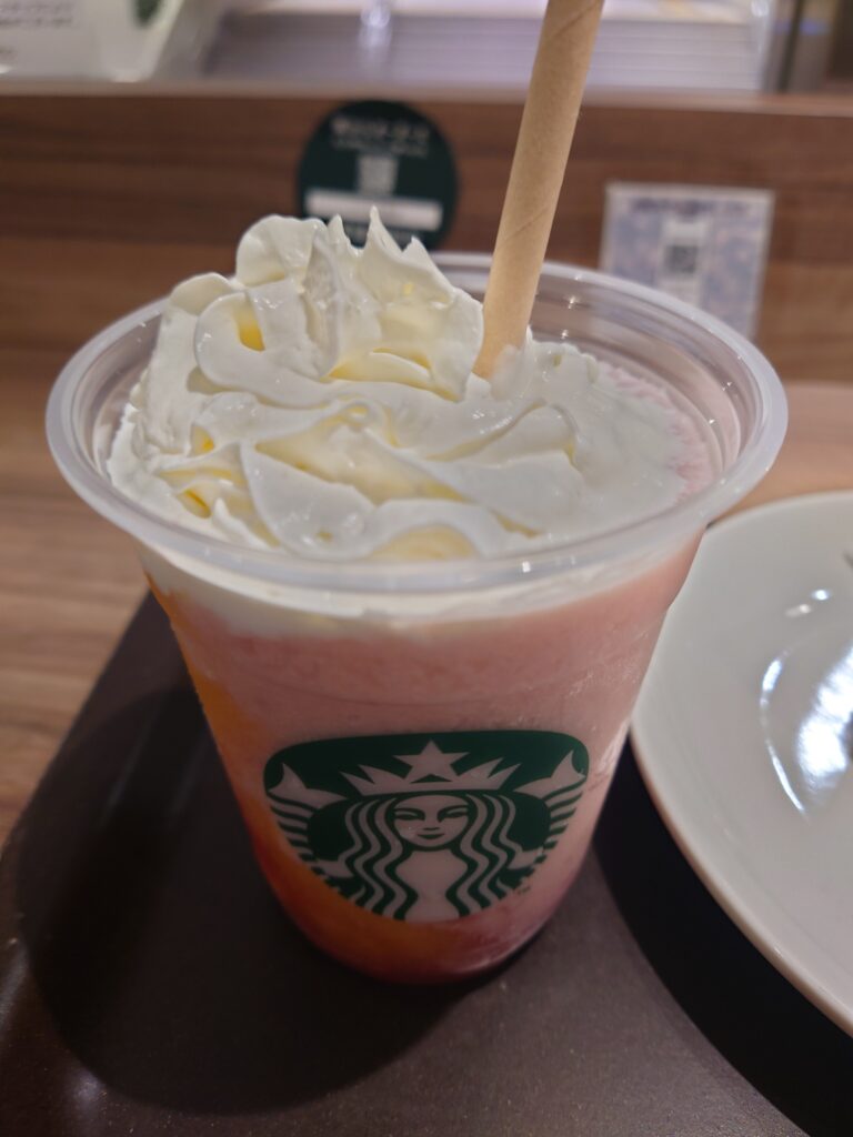 スタバ新作イチゴバナナフラペチーノ