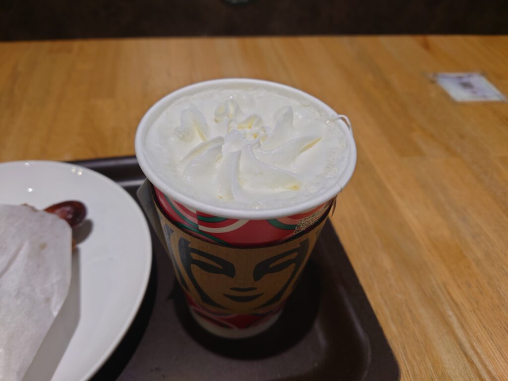 スタバのジョイフルメドレー ティーラテ