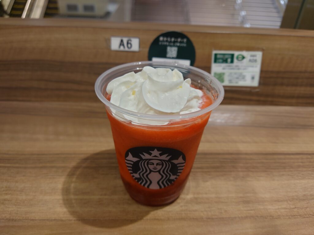 スタバの新作THE 苺フラペチーノ