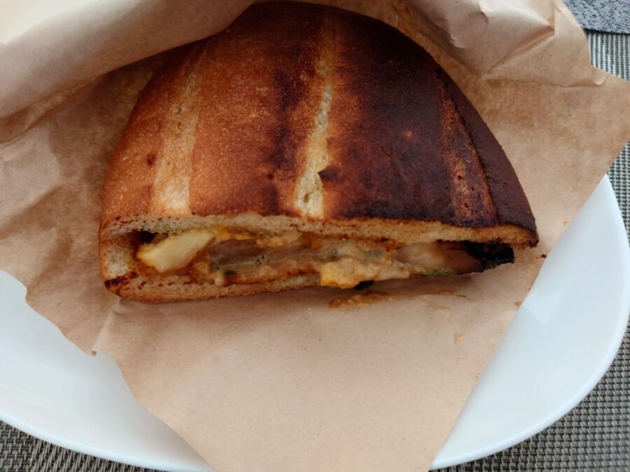 サンマルクの期間限定ホットサンド とろりチキンてりたま